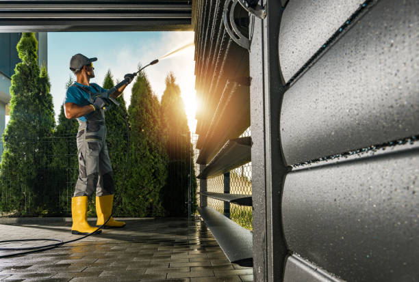 Best Sidewalk Pressure Washing  in Montesano, WA
